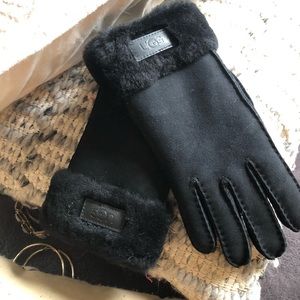 Ugg winter gloves
